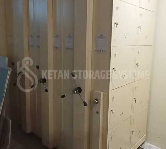 Lockers with Integrated Mobile Compactor